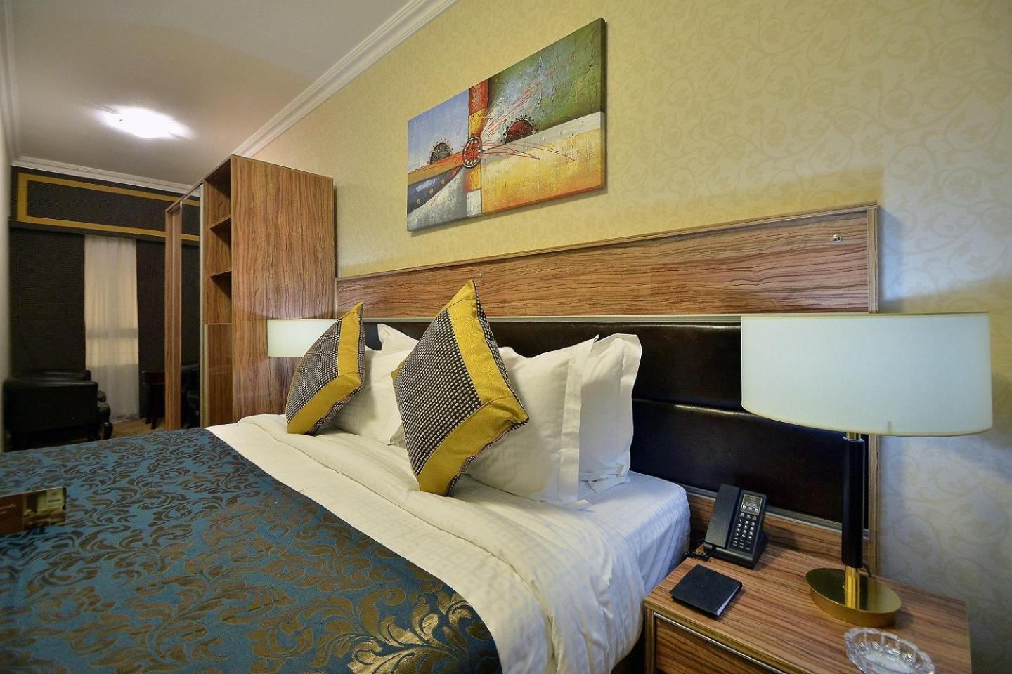 Golden Tulip Al Shakreen Medina Exterior photo